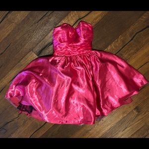 Vintage wedding dress or Barbie dress!